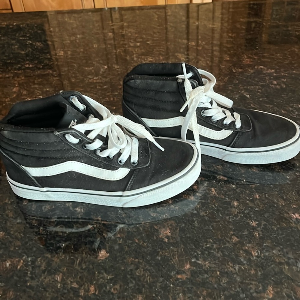 Women High Top Vans - Picture 2 of 5